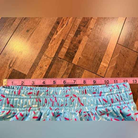 Baseball Lifestyle 101 sprinkle and ice cream shorts for boys, size youth medium - Picture 3 of 5